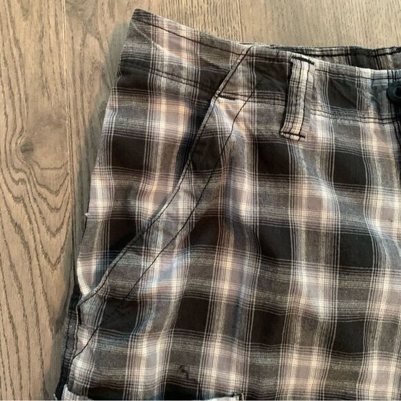 WRANGLER CARGO SHORTS MEN PLAID COTTON SPANDEX BLUE TAN WHITE RELAXED FIT. - Picture 4 of 12